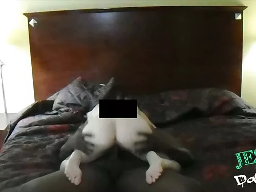 Fetelor le plac jucă ...